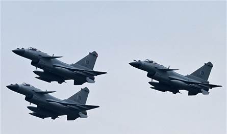 Do Iran buy J -10C aircraft from China?