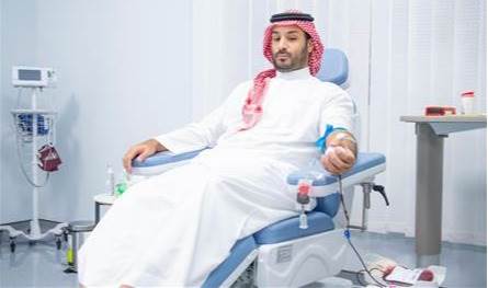 Humanitarian initiative … Bin Salman donates blood and invites society to participate