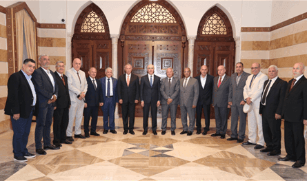 The Minister of the Interior presented with the Association of the Association of Power
