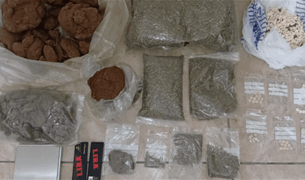 The army stops a gang to promote drugs and possess weapons and munitions