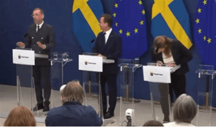 A new minister loses consciousness during her appointment