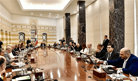 A session testing the government’s cohesion
