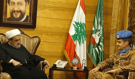 Mufti of Tire received UNIFIL commander: No recovery for Lebanon without the reconstruction and the return of the people
