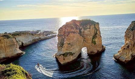 New faces on the rock of the Raouche … and the reason?