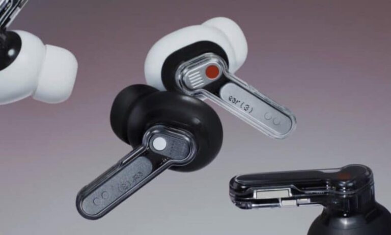 Noteing Ear 3 headphones with a microphones in the shipping box Technical portal