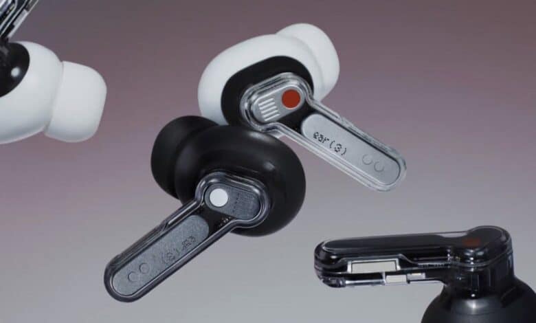 Noteing Ear 3 headphones with a microphones in the charging box