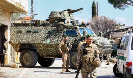 One of them was found in possession of two thousand pill as a piston … The army stops Lebanese and another Palestinian