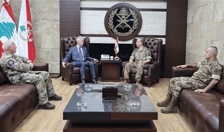 The commander of the army received the Belgian ambassador and visitors