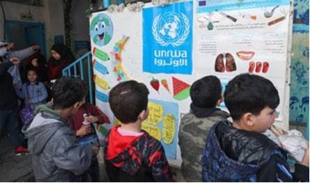 The dispute is renewed between Palestinian refugees and UNRWA