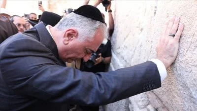 بالفيديو: "كابوس" خامنئي يفجّر قنبلة.. نجل الشاه المنفي يكشف عن خطّة لإسقاط المرشد الأعلى: إليكم التفاصيل!