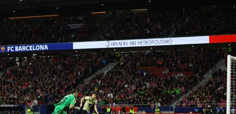 A harsh defeat for Barcelona by four goals against Atletico Madrid in the “Metropolitano”