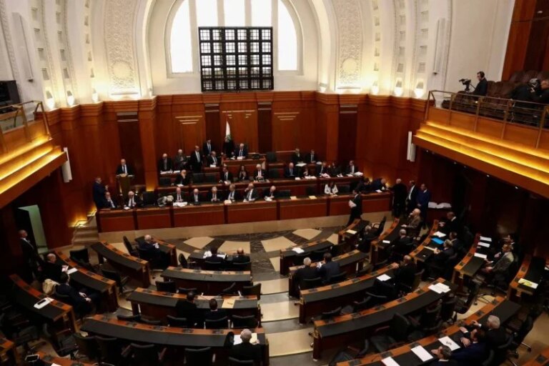 A political analysis of a representative’s statements linking the tension between Iran and Lebanon to the internal situation.