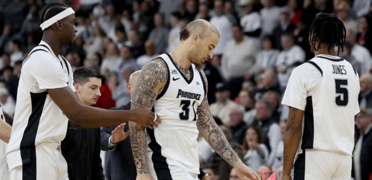 A violent clash ends a basketball match with 6 red cards shown