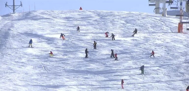 Al-Ashqar: The ski season attracts the Lebanese and Arab brothers and revives tourism