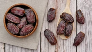 Dates in Ramadan: an ideal food for the fasting person, giving energy and enhancing health
