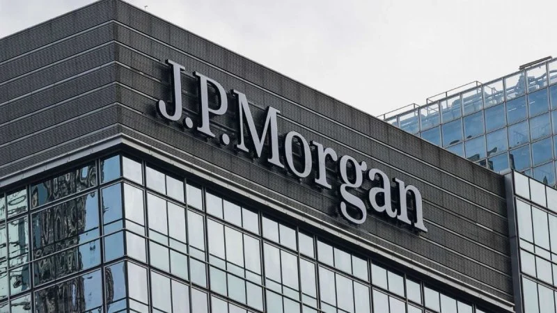 Rapid developments in the case: JP Morgan admits closing Trump’s accounts