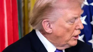 A doctor explains: What is the secret of Trump’s neck redness?