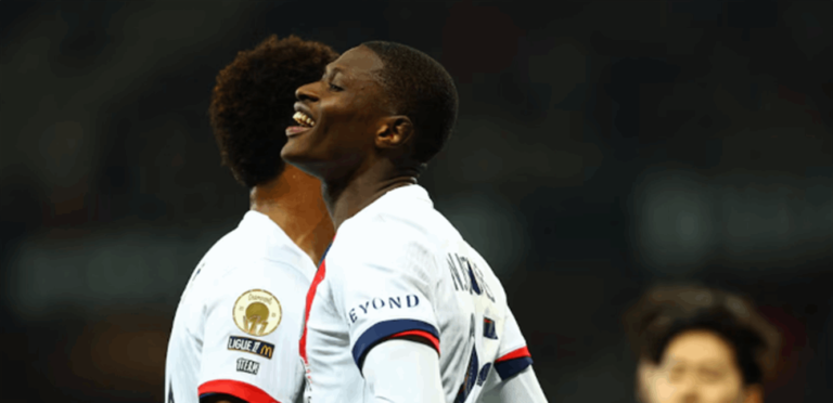 Paris Saint-Germain regains its luster, defeats Nice by four, and returns to the top of the league