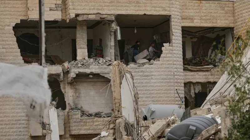 A fragile truce: Israeli bombing targets southern towns despite the ceasefire being in effect