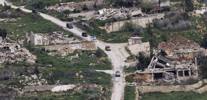 South: The “yellow line” delineates the features of the post-truce phase