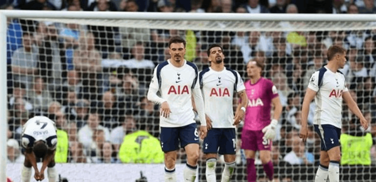 Tottenham faces the threat of relegation: a specter haunts it for the first time in 49 years