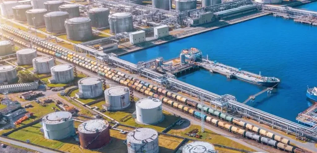 The rise in oil prices in light of the stagnation in the US-Iranian talks and the disruption of shipping traffic in the Strait of Hormuz