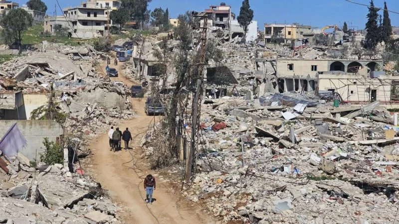 Escalation of bombing and ground incursion: A “guerrilla war” intensifies in the south