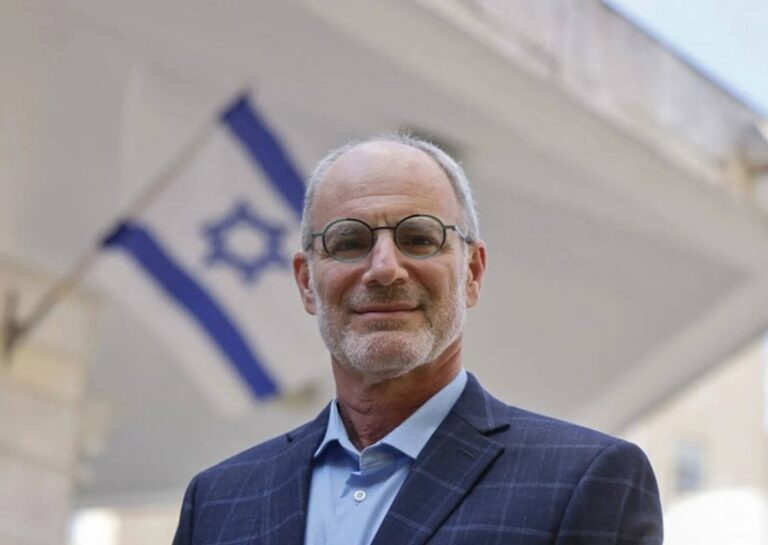 The Israeli ambassador to Washington: We want a peace treaty with Lebanon and the dismantling of “Hezbollah”