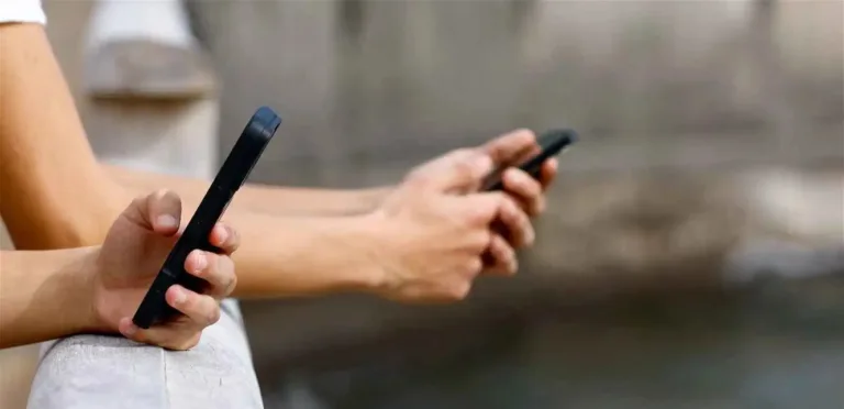 This is how you secretly drain your phone’s power
