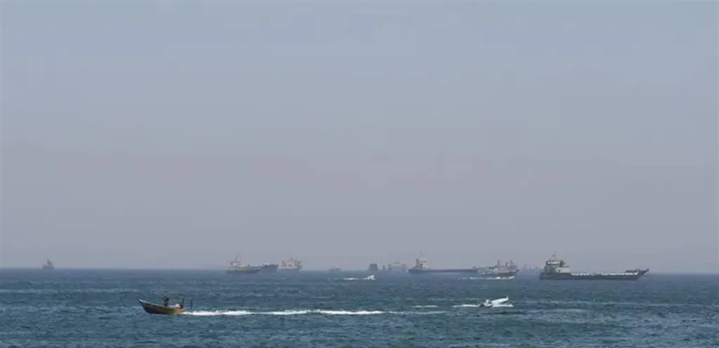 Amid indications that America is opening the Strait of Hormuz, a decline in oil prices