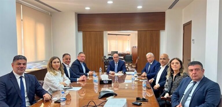 A gathering of Lebanese companies discussed with the Director General of the Ministry of Finance ways to strengthen the steadfastness of private institutions