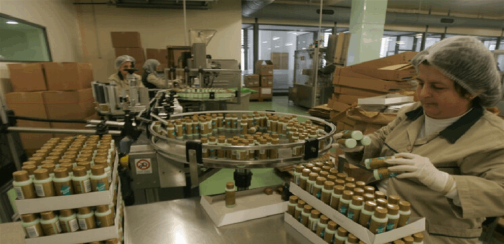 Closing factories, reducing salaries, and losing foreign markets…a crisis that is devastating the industrial sector
