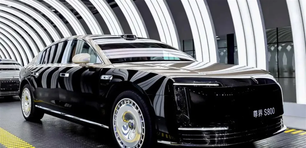 A Chinese car competes with the most luxurious cars in the world
