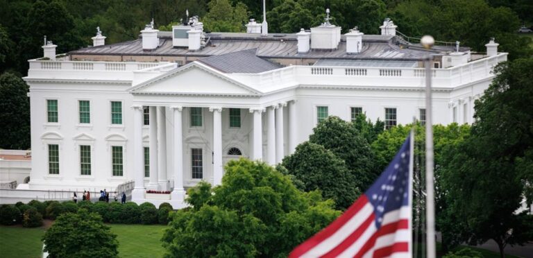 White House downplays economic anxiety amid rising prices