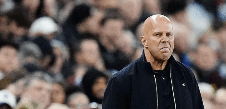 Slot’s dismissal surprises him. Liverpool informed him 90 minutes before the announcement