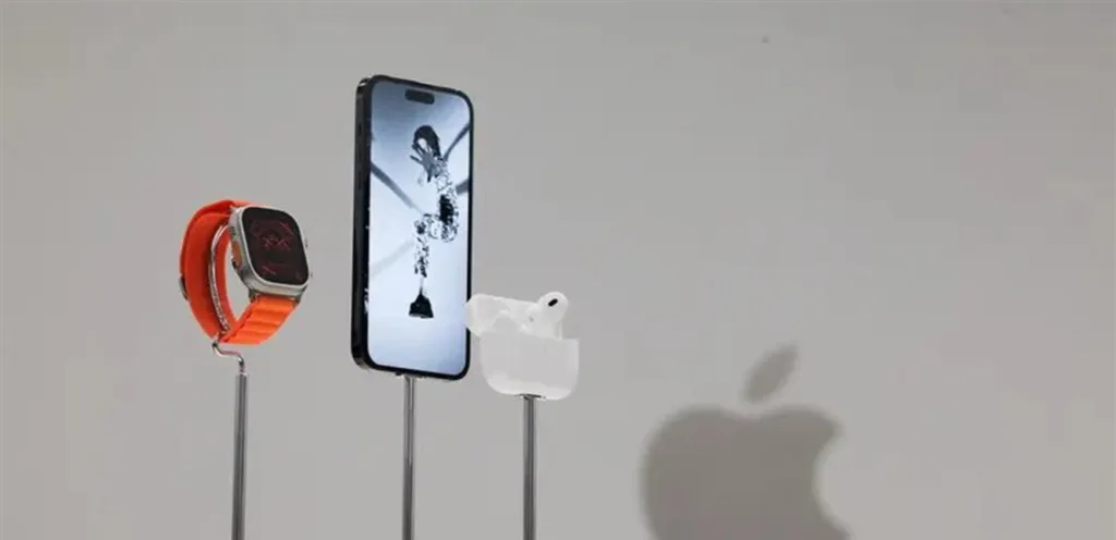 The dark side of Apple… 5 shocking facts that may keep you away from buying an iPhone!