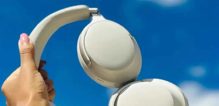 It gives you peace of mind, but it deceives your mind… the “invisible pressure” inside your ears!