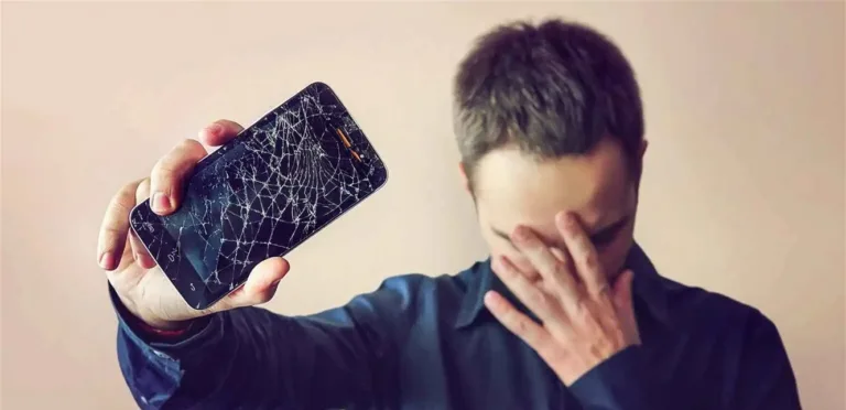 Free technical solution to save phone data when screen is broken