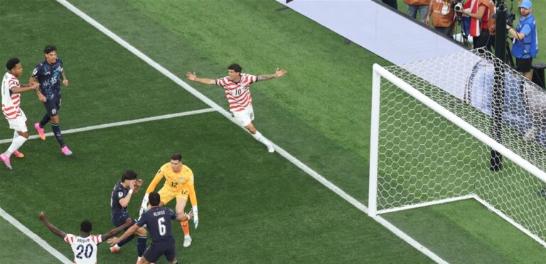 A player accidentally scored against his team.. Paraguay scores the first own goal in the 2026 World Cup