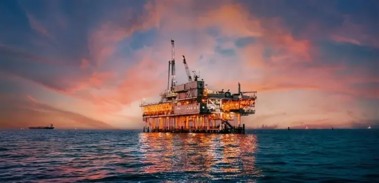 Brent crude oil is below $80 for the first time… Oil falls to its lowest level in 3 months