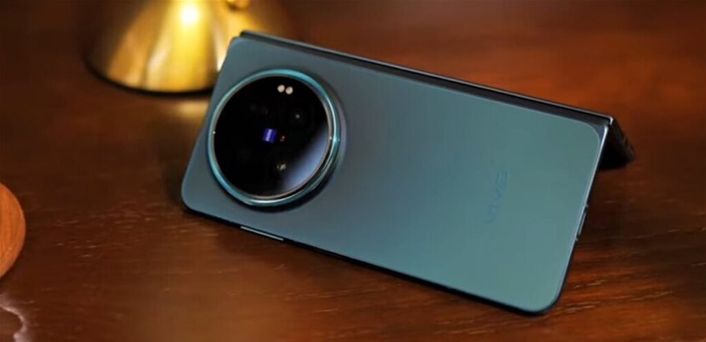It comes with two screens and excellent cameras. Here is the latest foldable phone from Vivo