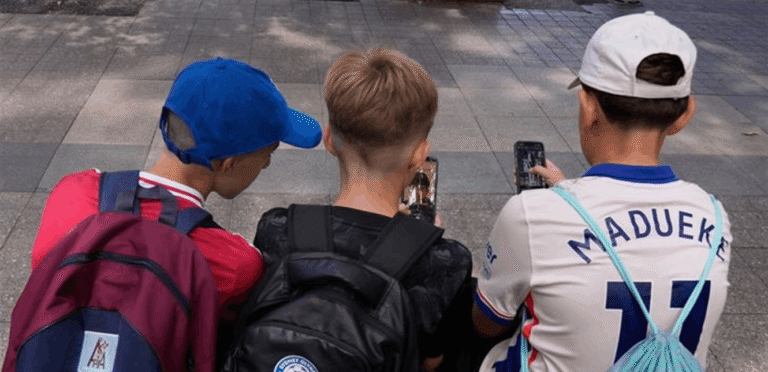 Australia tightens its grip on social media platforms