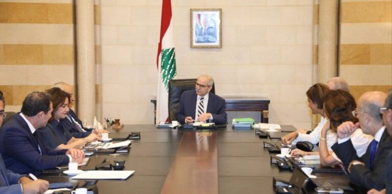 Government retreat… Suspension of the new fees decree