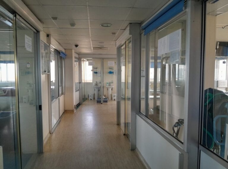An attack inside the emergency room…a doctor was injured by a sharp object in Tripoli
