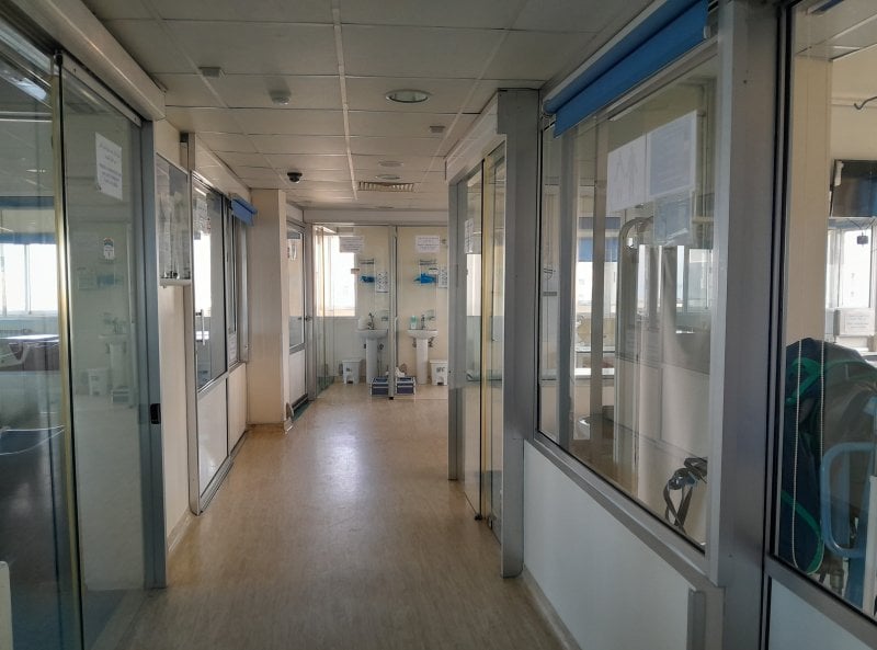 An attack inside the emergency room…a doctor was injured by a sharp object in Tripoli