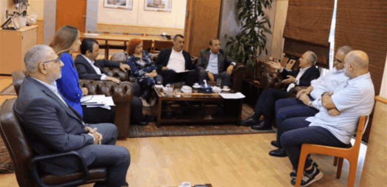 Karaki met with Al-Haddad and Salam… and agreed on a mechanism to pay end-of-service compensation to employees working in the two cellular companies.