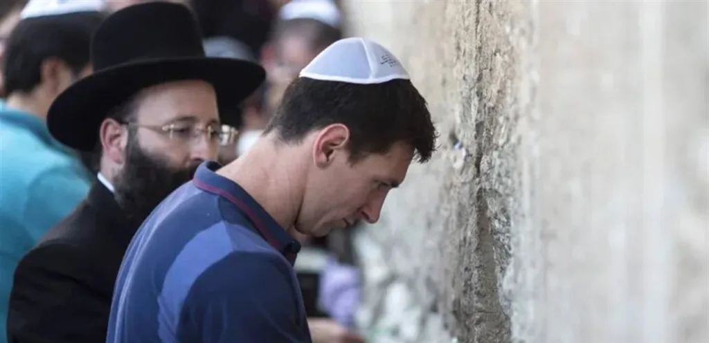Between visits and accusations… controversy over Messi’s “Zionism”.