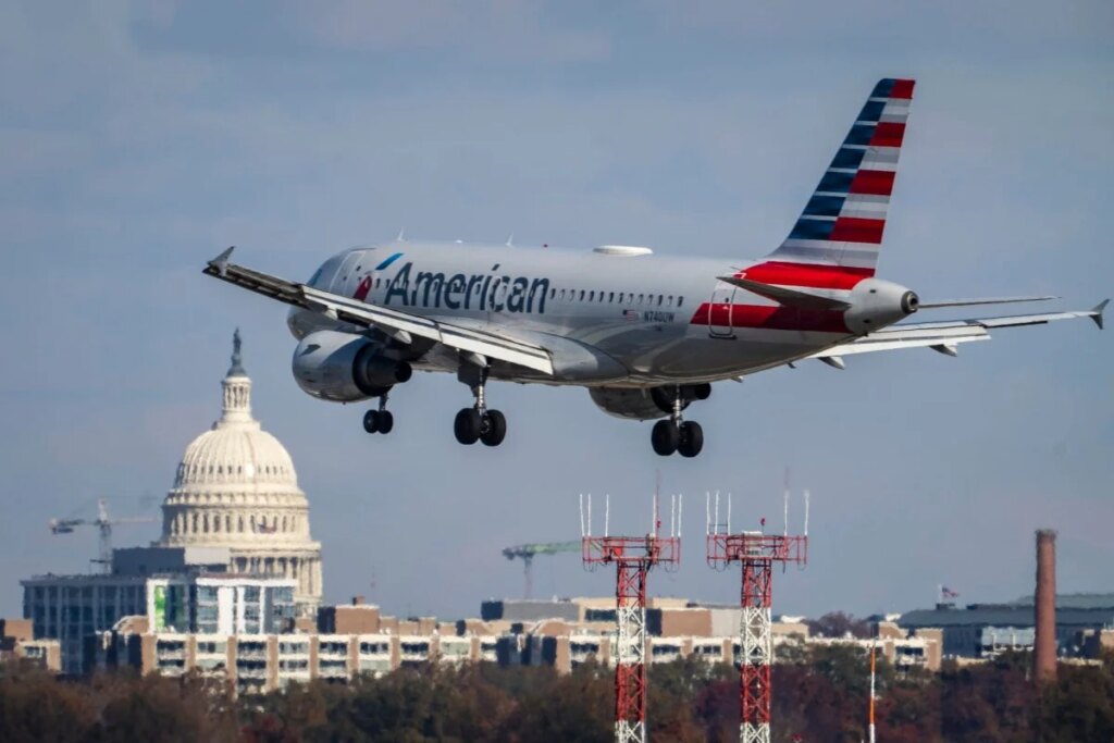 One flight number for two planes in America… an air disaster was moments away