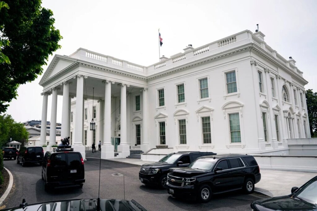 Disagreement inside the White House… Trump is waving pressure cards against Iran