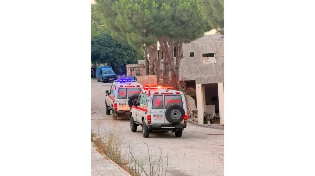 Alone among the raids and bombing… The Red Cross rescues an elderly man from the Ali Al-Taher area